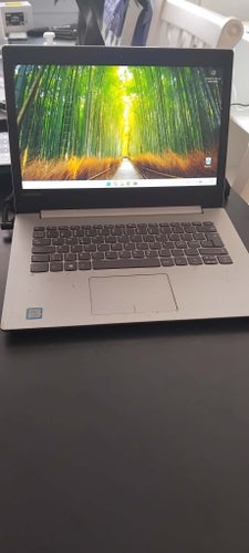 Lenovo bärbar dator med Intel i3-7100U CPU och 12 GB RAM