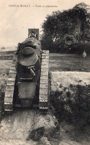 Gammalt vykort av en stridsvagn - Nr 8244