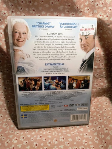 Mrs. Henderson Presenterar DVD