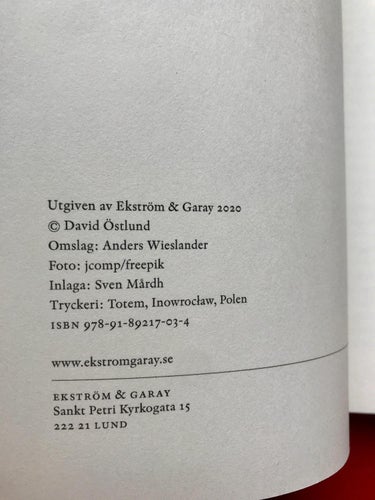 DU TYSTA, DU GLÄDJELIKA SKÖRA David Östlund 2020