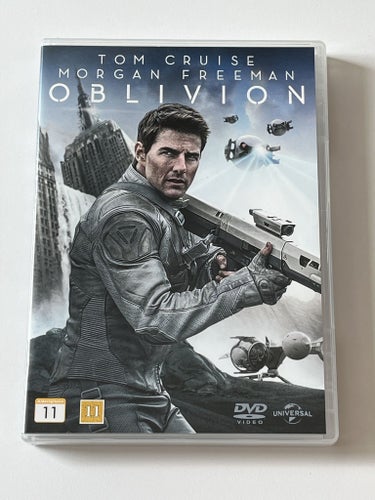 Oblivion (Tom Cruise & Morgan Freeman, 2013). Beg. DVD