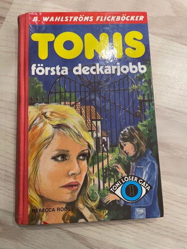 Tonis första deckarjobb av Rebecca Roos