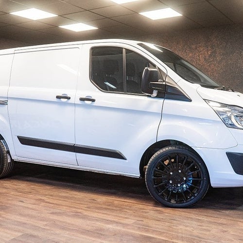 Ford Transit Custom 270 2.0 TDCi | MOMS | 20" | Värm | 1343 kr/mån
