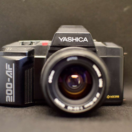 Yashica 200-AF med ett 35-70mm objektiv