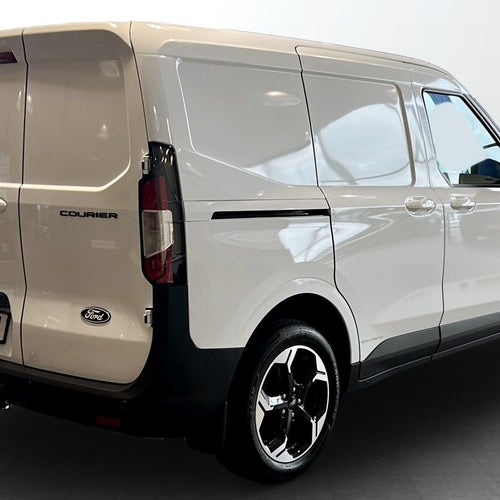 Ford E-Transit Courier LIMITED SKÅP 136 A FWD