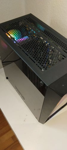 Stationär dator med Intel Core i5-7400 CPU och 16 GB RAM