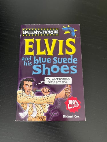 Elvis and his Blue Suede Shoes av Michael Cox, 2006