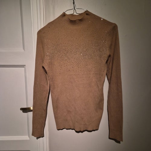 Cosmoda beige tröja, storlek S/M
