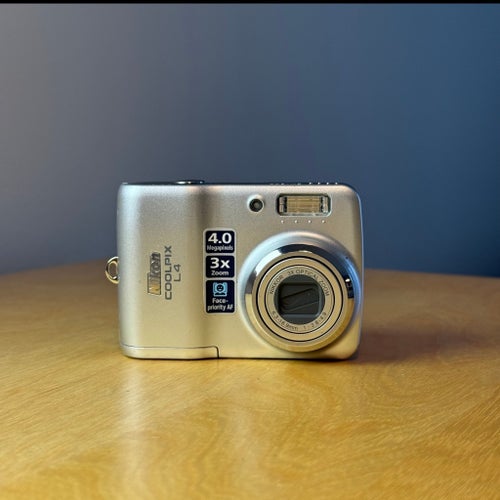 Nikon Coolpix L4 – snabb frakt