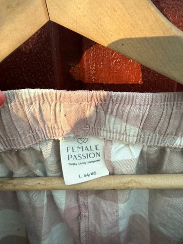 FEMALE PASSION Rosa, vita byxor, storlek L 44/46