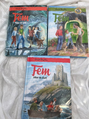 Fem följer ett spår, Fem på tjuvjakt, Fem söker en skatt av Enid Blyton