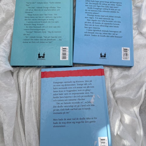 Fem följer ett spår, Fem på tjuvjakt, Fem söker en skatt av Enid Blyton