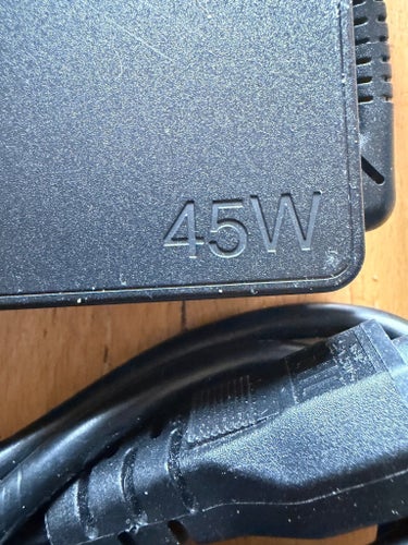 Lenovo 45W USB-C datorladdare som även snabbladdar mobiler mm.
