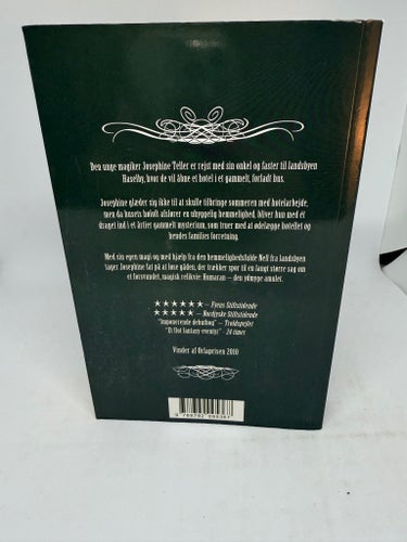 Den ödmjuka amuletten af Sascha Christensen