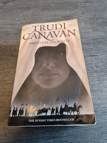 Priestess of the White av Trudi Canavan, 2006