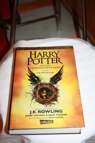 Harry Potter und das verwunschene Kind - J.K. Rowling. På tyska, Inb. 334 s.