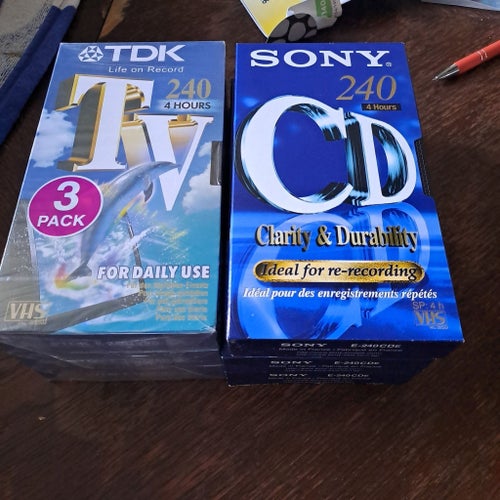TDK och Sony VHS-kassetter, 240 minuter nya oinspelade, 3-pack TDK, 2-pack Sony