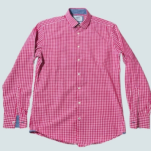 Charles Tyrwhitt röd- och vitrutig skjorta med lång ärm. 16/36in 41/91 cm.