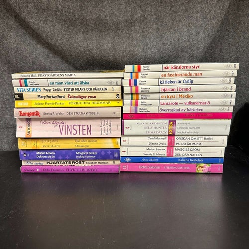 24 st. Blandade romaner - Harlequin & andra romaner - Bokpaket