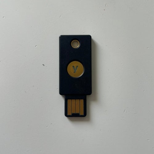Yubico YubiKey 5 NFC säkerhetsnyckel