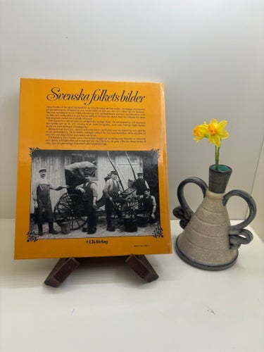 Svenska folkets bilder av Jane Fredlund – rikt illustrerad kulturhistoria