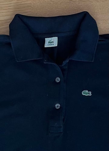 Lacoste svart tennis klänning, storlek 40-42