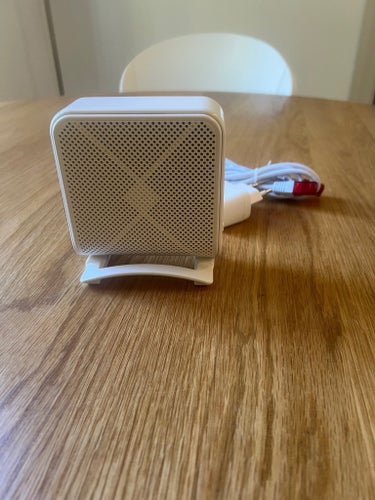 Airties 4960 (även känd som Air 4960X) är en kraftfull WiFi 6-mesh-repeater.