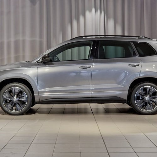 Škoda Karoq Sportline | P-värmare | Drag | Navi | Matrix