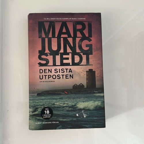 Den Sista Utposten av Mari Jungstedt, Kriminalroman