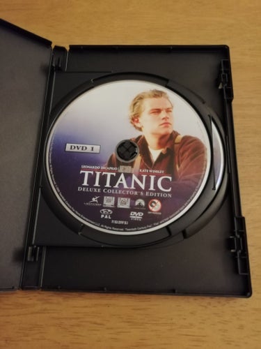 DVD-filmer: Titanic, Evita och Cast Away med DVD-förvaringsfodral-5st.nya