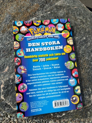 Pokémon - Den Stora Handboken - Bonnier Carlsen 2017 - Guide 600 Pokemon