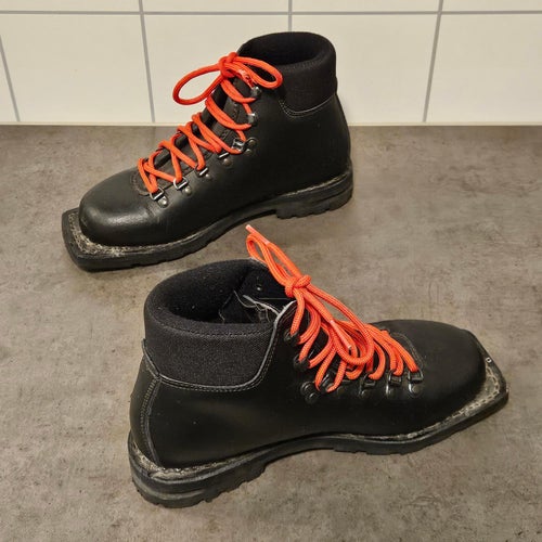 Lundhags Klassisk Pjäxa Storlek 38 Skywalksula Nordic Norm 75mm Telemark