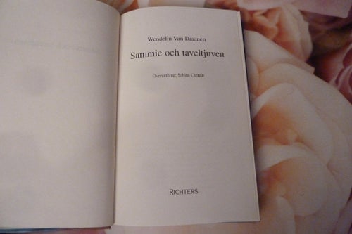 SAMMIE OCH TAVELTJUVEN, WENDELIN VAN DRAANEN, BOK, 2004