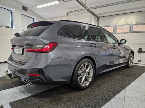 BMW 330e xDrive Touring 292 hk Steptronic Sport line Euro 6 Drag