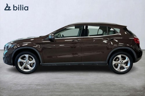 Mercedes-Benz GLA 220 4MATIC 7G-DCT