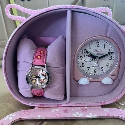 HELT NYTT Hello Kitty klocka och väckarklocka set