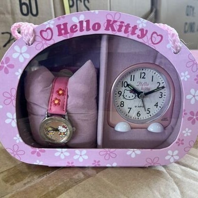 HELT NYTT Hello Kitty klocka och väckarklocka set