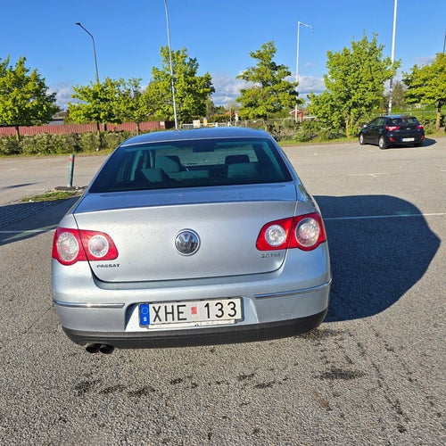 Volkswagen Passat 2.0 FSI Manuell