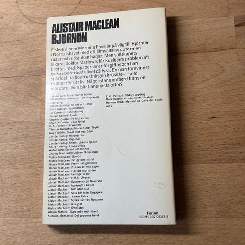 Björnön av Alistair MacLean, 1975