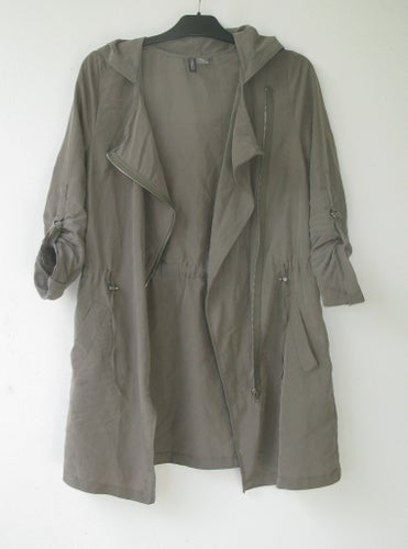 H&M khaki parka/jacka, storlek 34