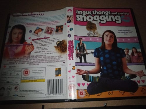 Angus, Thongs And Perfect Snogging (Georgia Groome, Aaron Taylor-Johnson)