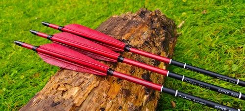 Traditionella handgjorda träpilar i högsta kvalitet! - "Iron Scarlet" Set av 6!