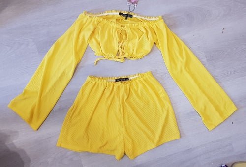 Ny Boohoo set topp & shorts strl S med lapp!
