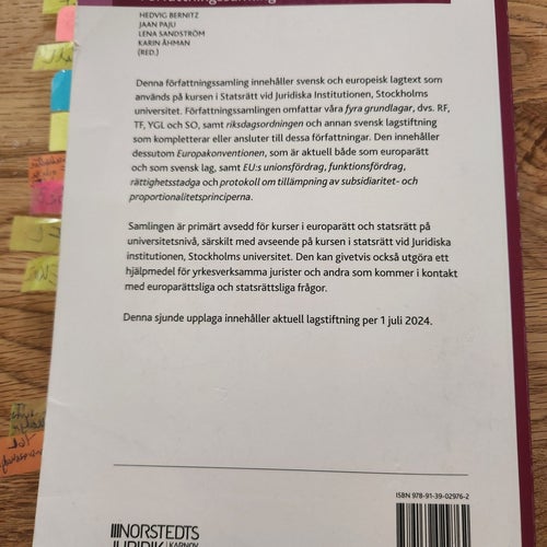 Författningssamling i statsrätt av Hedvig Bernitz, Jaan Paju, Lena Sandström,