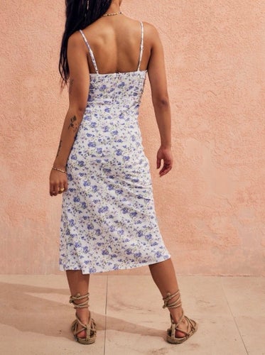 Urban Outfitters Love Triangle vit klänning med blå blommor, storlek M