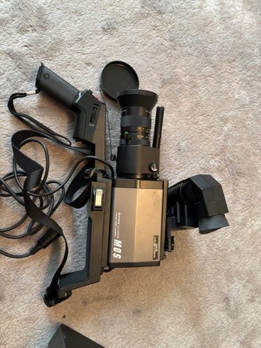 Hitachi VK-C3000E MOS videokamera – komplett i originalväska – retro/samlar