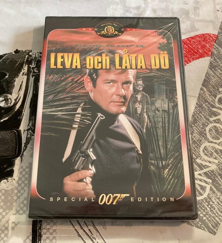JAMES BOND 007 - LEVA LÅTA DÖ (LIVE AND LET DIE 1973). INPLASTAD SVENSK UTGÅVA!