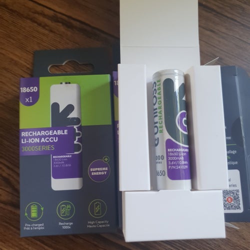 2 st Unross 18650 Li-ion Laddningsbart Batteri 3000mAh