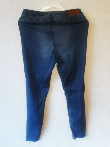 H&m mörkblå jeans