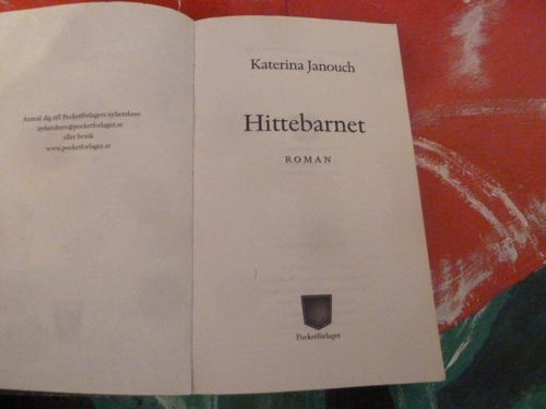 BOK, HITTEBARNET, KATERINA JANOUCH, ROMAN, POCKET